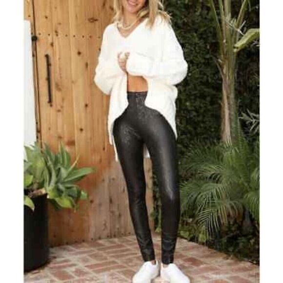 Plush Leggings NWT Black Snakeskin Pattern Fleece Women XL High Rise Skinny Pant - Picture 1 of 10